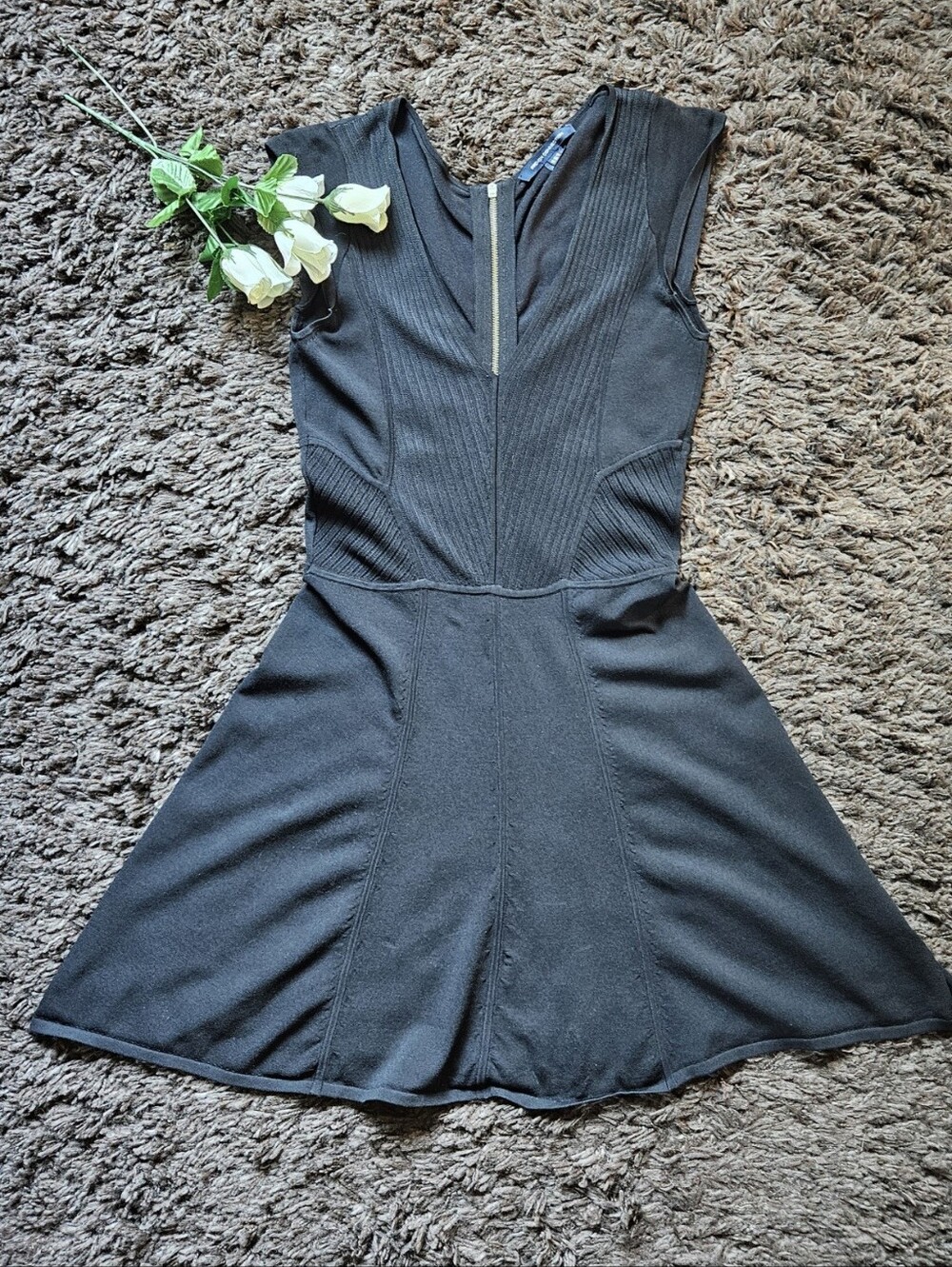 French Connection black knit dress size 8 classic fit-and-flare structure